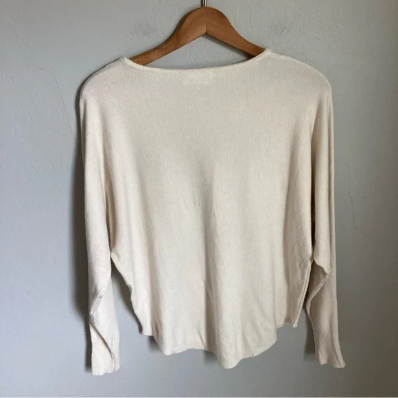 Milano Cream Sweater Size Medium - Picture 2 of 5